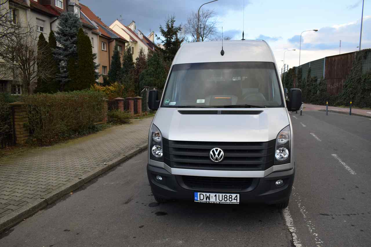 Volkswagen Crafter - 19 osób autoubs turystyczny Wrocław, bus z kierowcą