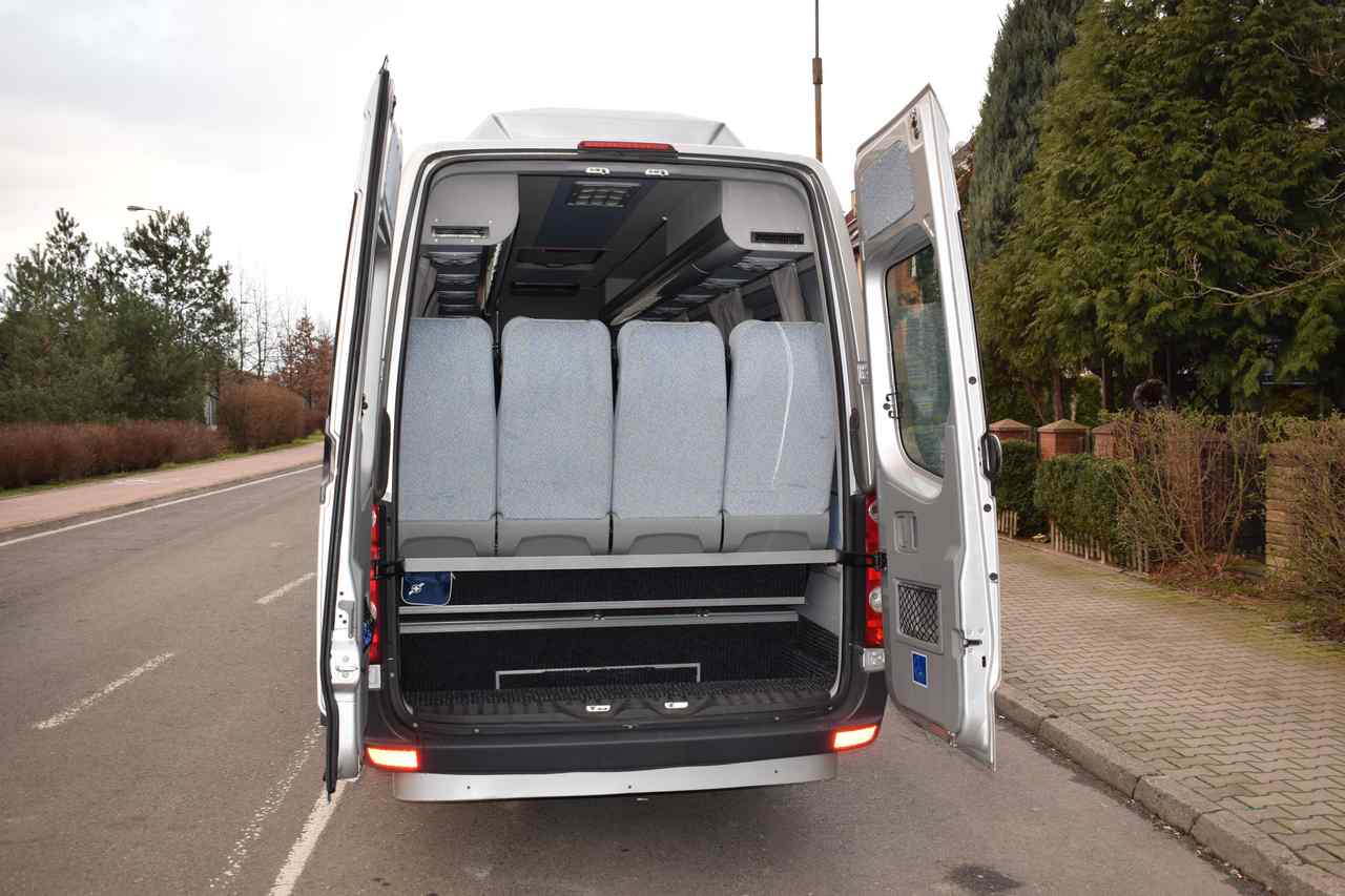 Volkswagen Crafter - 19 osób Wrocław, wynajem z kierowcą